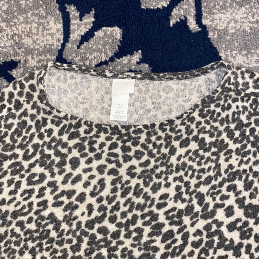 Super soft H&M Leopard Sweater - Picture 3 of 7